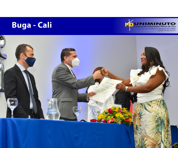 Entrega de Diplomas de Diplomas en el Centro Regional Cali de UNIMINUTO Entrga de Diplomas Cali y Buga