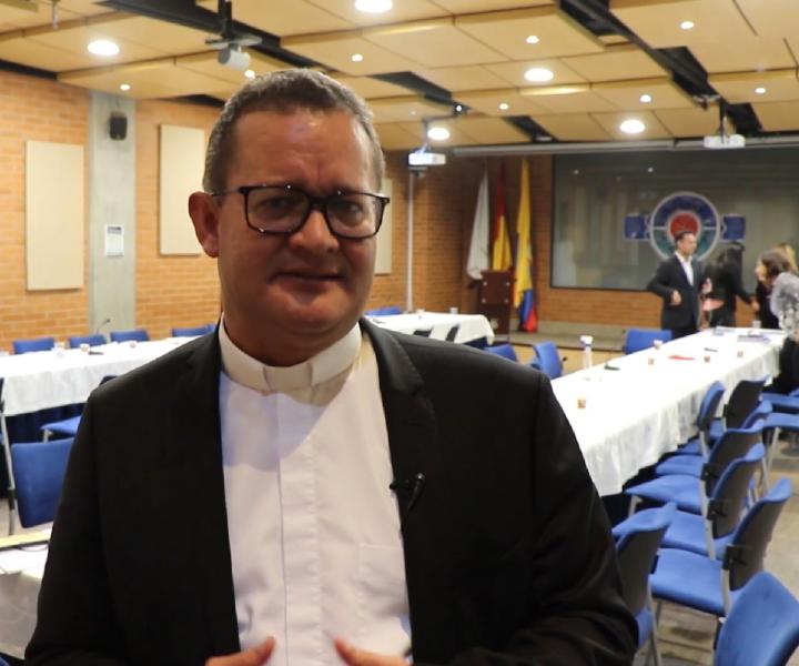 Conociendo la nueva Cadena de Valor Padre Harold Castilla Devoz hablando de la Cadena de Valor
