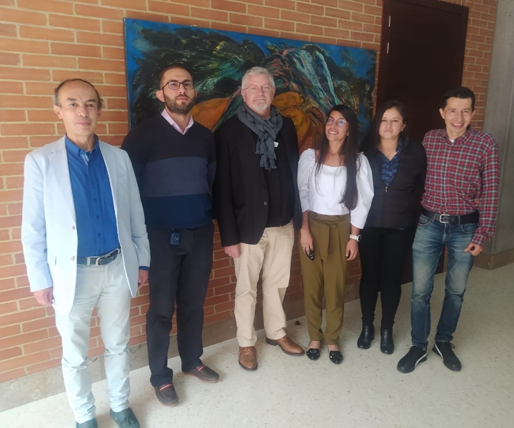 El pasado 21 de septiembre, se llevó a cabo un encuentro presencial entre el equipo de la Pastoral Universitaria de la Rectoría Bogotá – Presencial de UNIMINUTO y el Superior General de la Congregación de Jesús y María, padre Jean-Michel Amouriaux-. El Superior General de la Congregación de Jesús y María, padre Jean-Michel Amouriaux-, visitó la unidad de Pastoral Universitaria de UNIMINUTO Bogotá – Presencial.