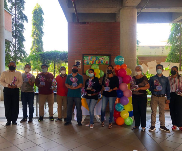 Celebran la vida en el Centro Regional Buga Celebración de cumpleaños en el Centro Regional Buga