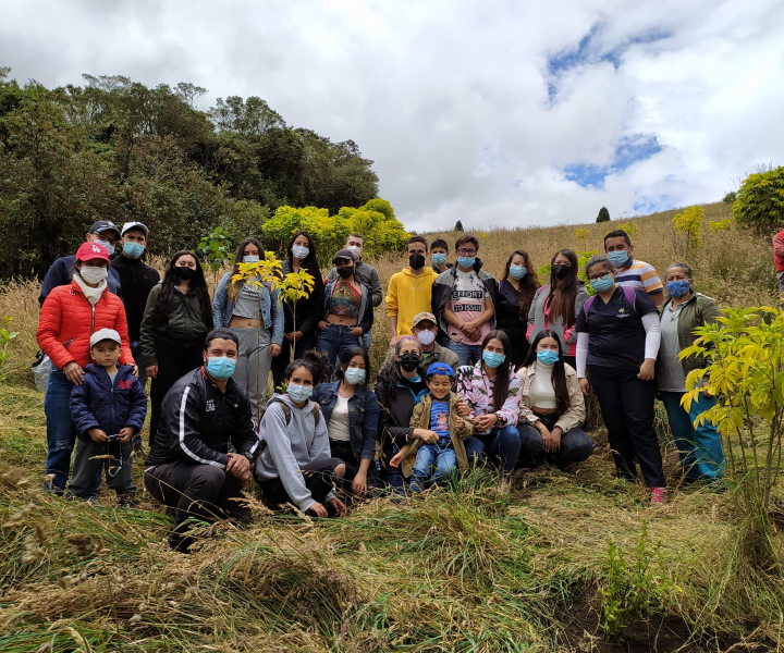 Jornada de Voluntariado SEMBRATÓN En San José de Paramo Alto de Cogua se plantaron 100 árboles con el apoyo de voluntarios