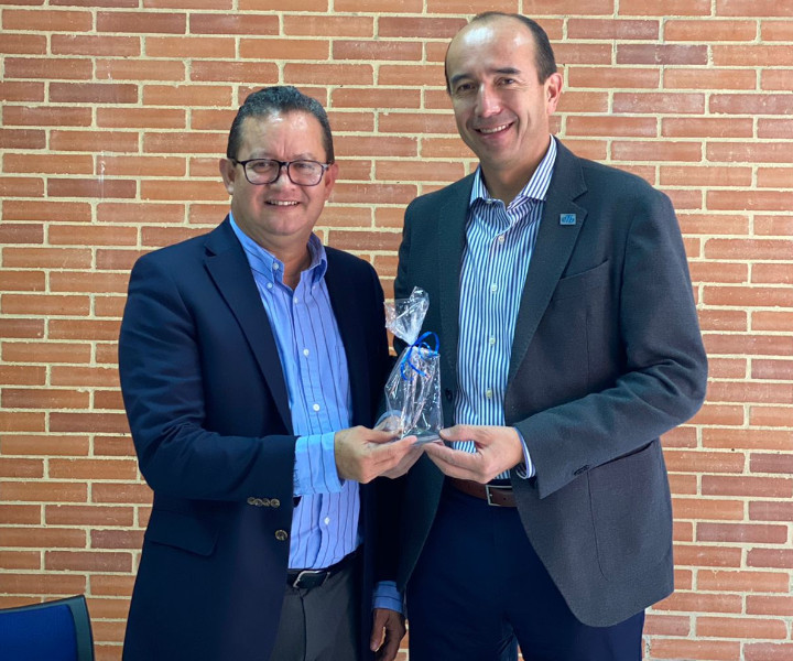 El rector general de UNIMINUTO, Padre Harold Castilla, recibió en días pasados al presidente de la ETB, Sergio González Guzmán. El rector general de UNIMINUTO, Padre Harold Castilla, recibió en días pasados al presidente de la ETB, Sergio González Guzmán.