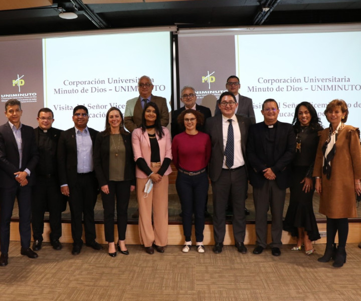 Los equipos del Viceministerio de Educación y de UNIMINUTO Los equipos del Viceministerio de Educación y de UNIMINUTO