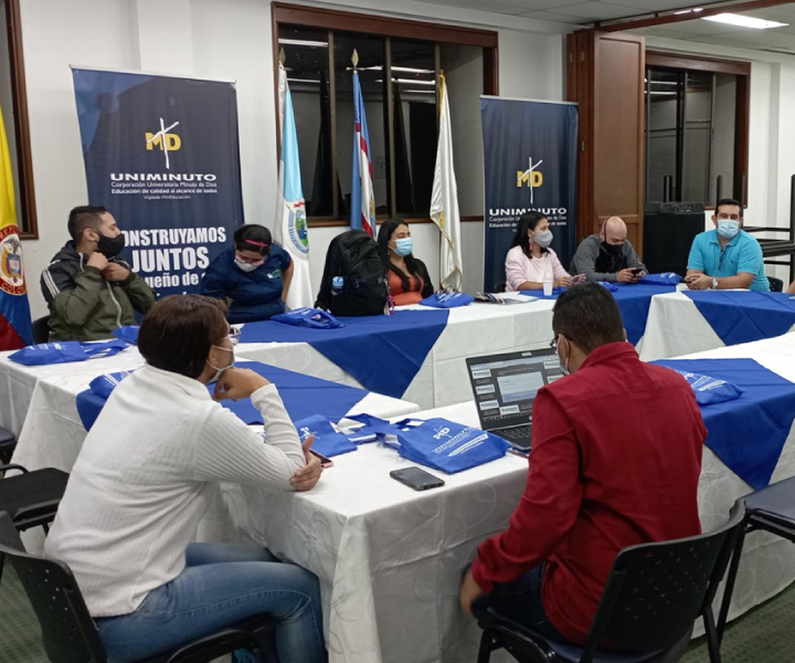 Reunión de egresados de los programas de tecnologías Reunión de Café de la Tarde de la Oficina de Egresdados de la rectoría Suroccidente