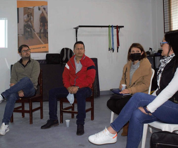 Grupo reunido en la socialización del proyecto piloto apoyado por la Alcaldía de Pasto: grupo de personas reunidos por el binestar de Pasto