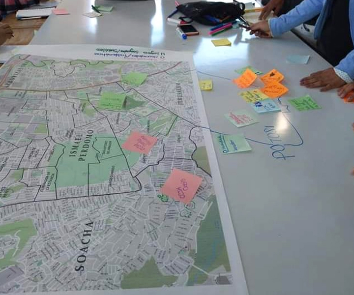 Juntos trabajando por el desarrollo de las comunidades Juntos trabajando por el desarrollo de las comunidades