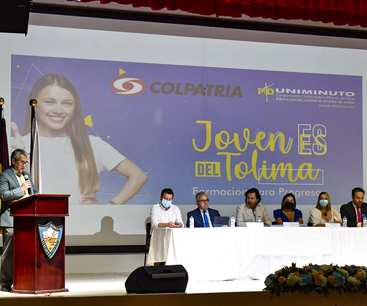 Muchachos que estaban sin empleo y oportunidades de educación: Uniminuto y Colpatria gradúan a 500 jóvenes para trabajar Muchachos que estaban sin empleo y oportunidades de educación: Uniminuto y Colpatria gradúan a 500 jóvenes para trabajar