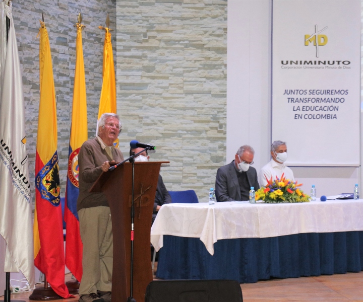 Directivos de UNIMINUTO, CEMID y miembros de la Comunidad Eudista de la Provincia Minuto de Dios, participaron del lanzamiento del programa “TransformACCIÓN”. UNIMINUTO participó en lanzamiento del programa “TransformACCIÓN” que le aportará al mejoramiento de la calidad académica en la Institución.
