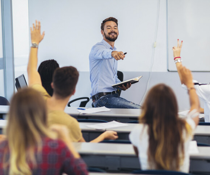 La Facultad de Educación Virtual y a Distancia ofrece dos nuevas licenciaturas La Facultad de Educación Virtual y a Distancia ofrece dos nuevas licenciaturas