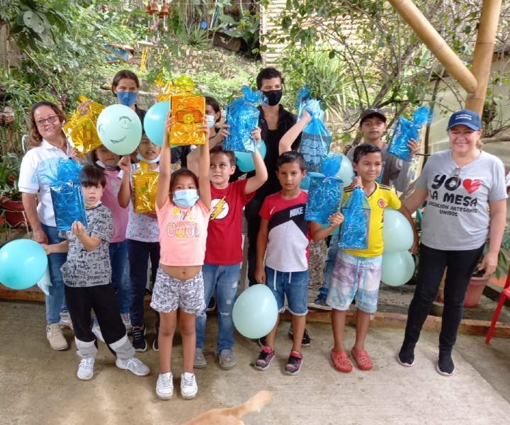 UNIMINUTO CENTRO REGIONAL GIRARDOT APOYA EL PROCESO EDUCATIVO A NIÑOS Y NIÑAS CON LA ENTREGA DE ÚTILES ESCOLARES UNIMINUTO CENTRO REGIONAL GIRARDOT APOYA EL PROCESO EDUCATIVO A NIÑOS Y NIÑAS CON LA ENTREGA DE ÚTILES ESCOLARES