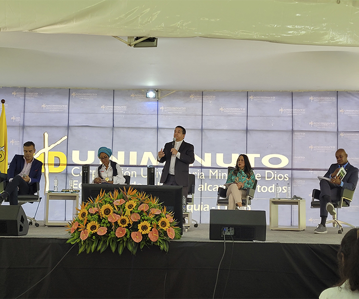 Ideas para construir una sociedad fraterna, justa y reconciliada, equilibrada con la Misión UNIMINUTO Como espacio para fortalecer la democracia, se desarrolló el Debate Vicepresidencial