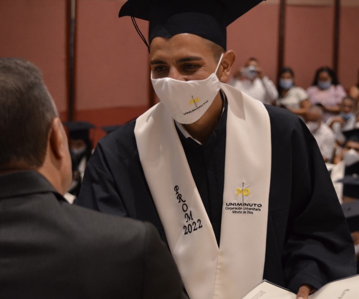 UNIMINUTO Cundinamarca entrega nuevos graduados a la Región UNIMINUTO Cundinamarca entrega nuevos graduados a la Región