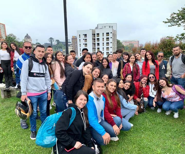 Estudiantes de UNIMINUTO en la Universidad Autónoma de Manizales Estudiantes suman experiencias significativas en Chinchiná
