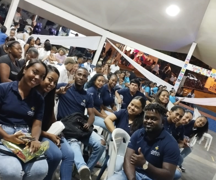 English Day 2022- 1 Rectoría Sur Occidente Estudiantes UNIMINUTO Buenaventura participando del English Day