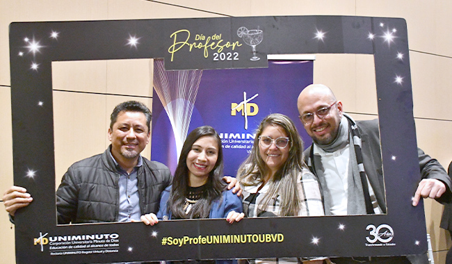 Profesores en fotografía con marco
