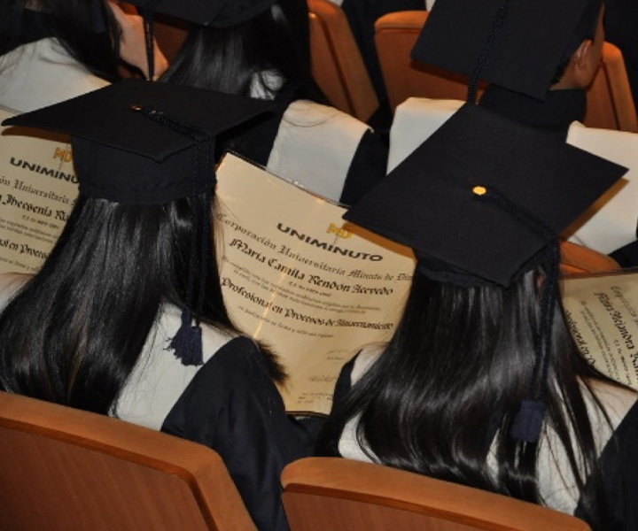Actualidad articulación Estudiantes en ceremonia de grado