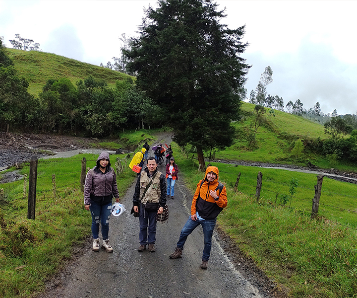 UNIMINUTO le apuesta al mejoramiento de la infraestructura rural en Cundinamarca Estudiantes de UNIMINUTO, el SENA, la UNIAGRARIA Y la UNAL