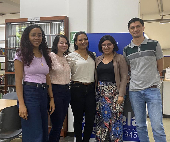 Visita de Rectoría Sur socializa buenas prácticas de la Biblioteca Equipo de Biblioteca UNIMINUTO Seccional Antioquia - Chocó, recibiendo visita de Neiva