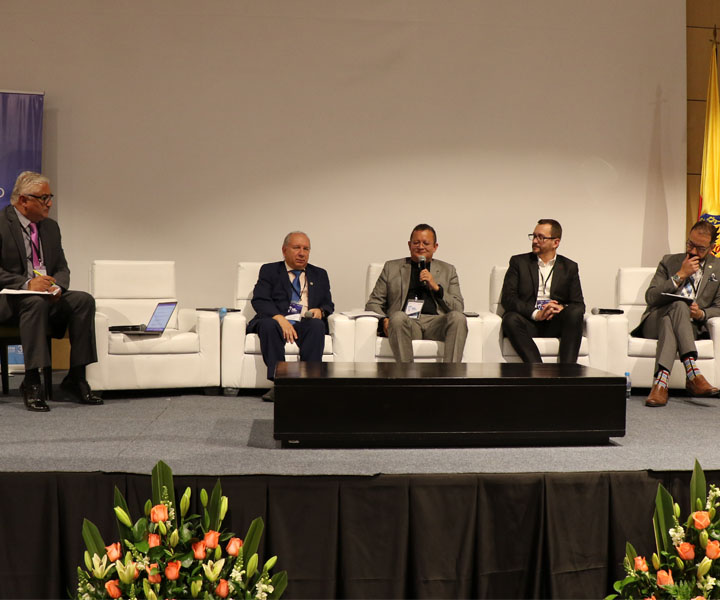 Congreso Internacional Informalidad, Innovación y Emprendimiento CIIIE – una apuesta entre UNIMINUTO Bogotá Presencial y la Alianza EFI Congreso Internacional Informalidad, Innovación y Emprendimiento CIIIE – una apuesta entre UNIMINUTO Bogotá Presencial y la Alianza EFI