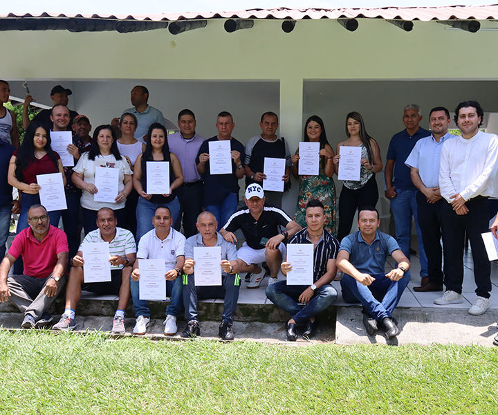Clausura del diplomado en Cooperativismo y gestión de entidades solidarias en Caldas diplomado-Cooperativismo.jpg