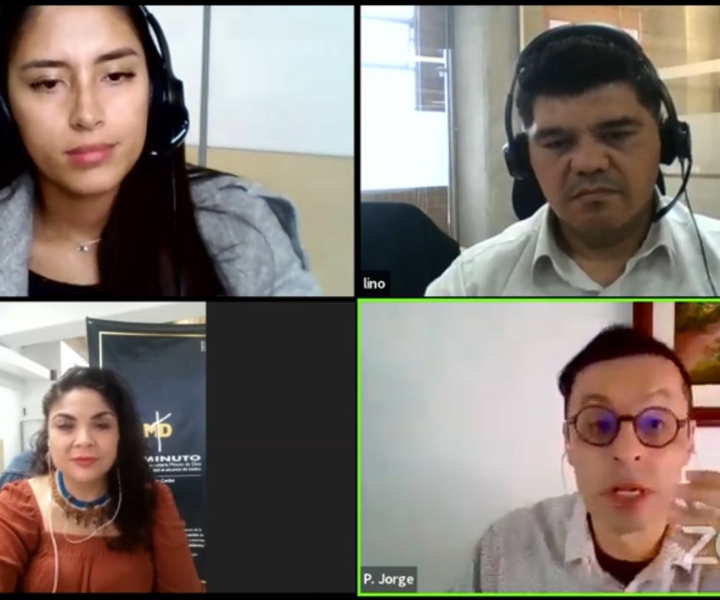 Conversatorio: Intensa-mente Cuatro personas en charla virtual