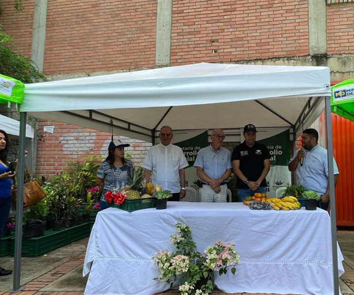 Entrega de módulos con la presencia de autoridades tanto del municipio de Cúcuta como de El Minuto de Dios Entrega de módulos con la presencia de autoridades tanto del municipio de Cúcuta como de El Minuto de Dios
