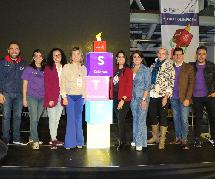 Foto de miembros del Parque Científico de Innovación Social y Secretaría de Educación Foto de miembros del Parque Científico de Innovación Social y Secretaría de Educación