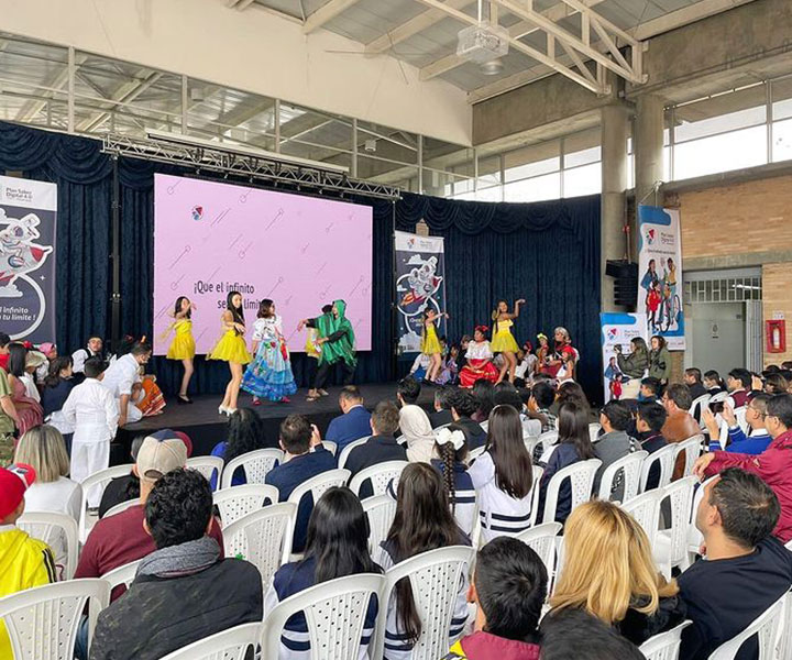 Cierre Plan Saber Digital 4.0 STEM +Transforma ¡Que el infinito sea tu límite! ejecutado por el SED e Instituto UNNO del PCIS Cierre Plan Saber Digital 4.0 STEM +Transforma ¡Que el infinito sea tu límite! ejecutado por el SED e Instituto UNNO del PCIS