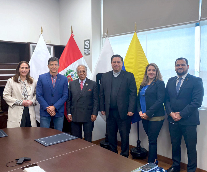 El Perú recibe a UNIMINUTO Directivos Univerisdades de Perú y UNIMINUTO