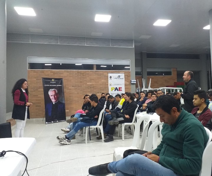 Programas académicos de UNIMINUTO Madrid y Girardot hacen parte de la RED IEEE Yesica Giraldo, líder de SAC Teams Colombia