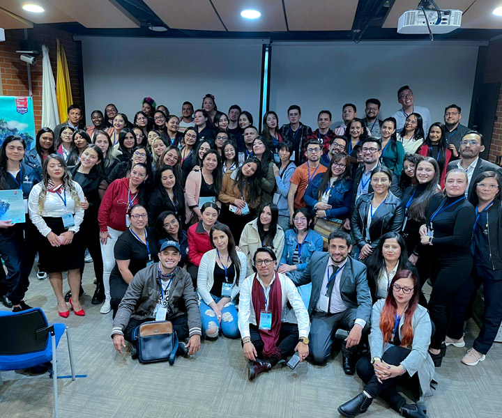 Tendencias y desafíos de la educación y las ciencias en América Latina Grupo de docentes de evento desafíos de la educación