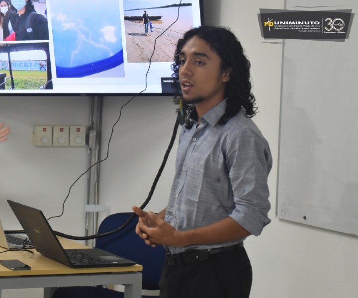 Estudiante de UNIMINUTO Girardot finalizó su práctica de inmersión social en Puerto Leguízamo, Putumayo Jaime Orlando Carantón durante la socialización de prácticas.