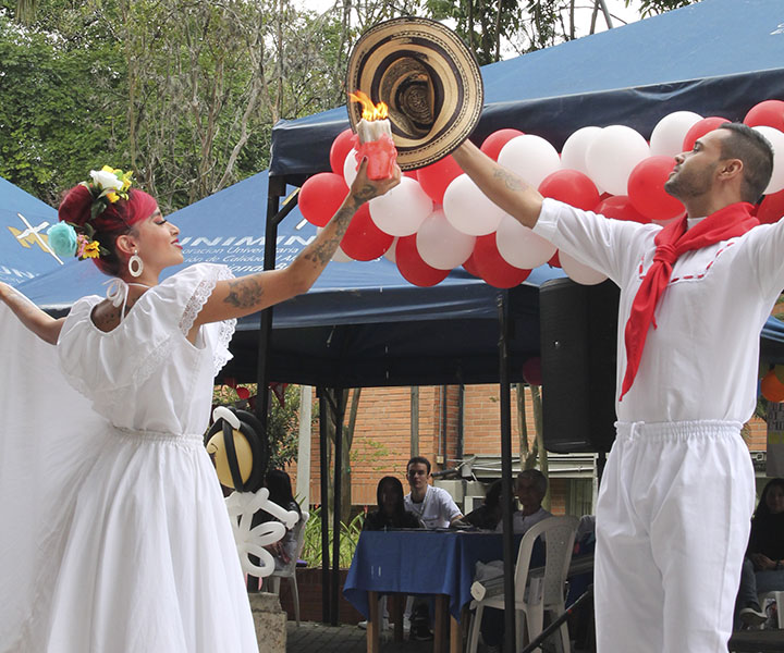 Festival del Cuidado Físico y Mental promovió hábitos de vida saludable grupo-de-danza