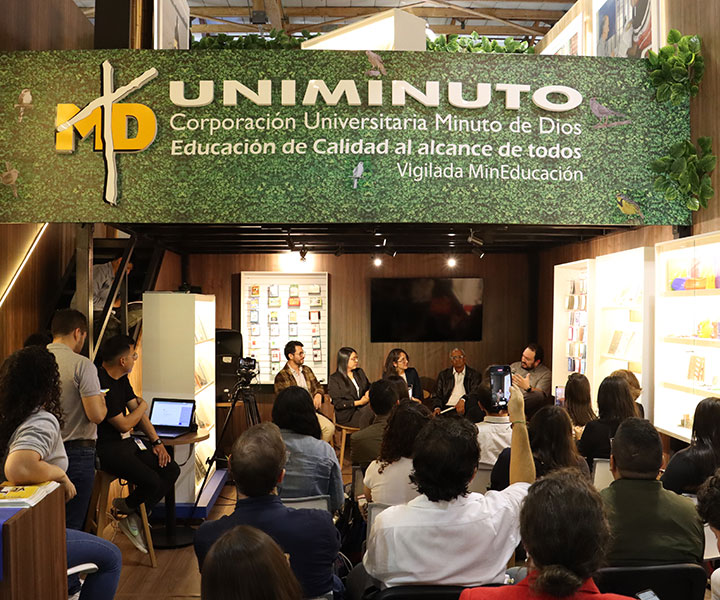 dsk-lanzamiento-de-publicacion-en-el-stand-de-uniminuto.jpg dsk-lanzamiento-de-publicacion-en-el-stand-de-uniminuto.jpg