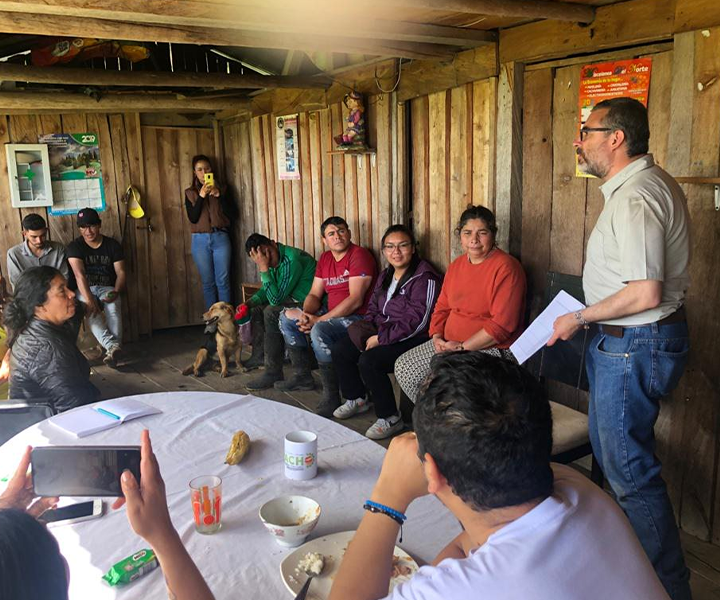 Leonardo Cardona y el proyecto Emprendimiento Rural en Pacho Cundinamarca. Leonardo Cardona y el proyecto Emprendimiento Rural en Pacho Cundinamarca.