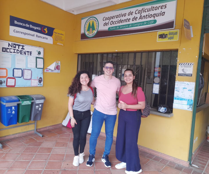 Docentes e investigadores UNIMINUTO en la Cooperativa de Caficultores del Occidente de Antioquia Creación de cementos alternativos, propuesta de valor para proteger el medio ambiente
