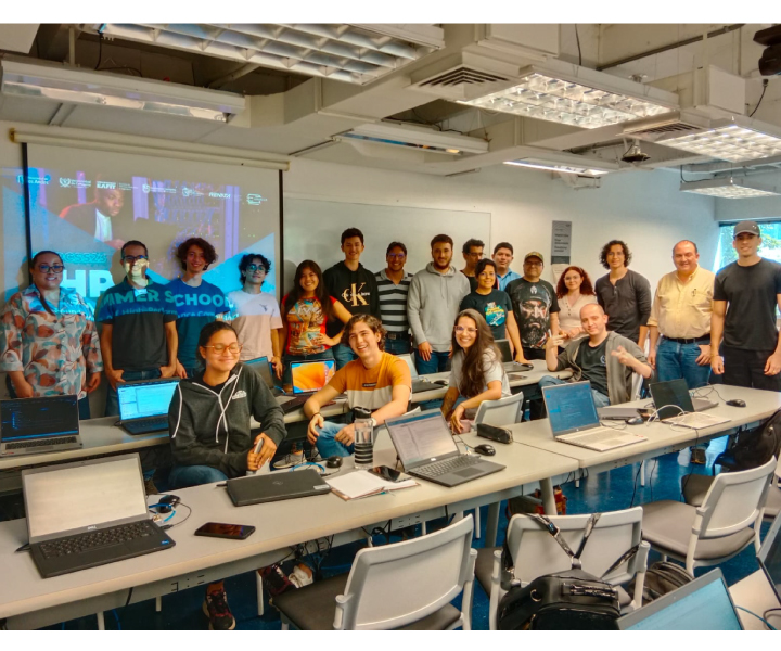 Estudiantes del curso HPC en EAFIT Docente de la Facultad de Ingeniería recibió beca para curso HPC de Apolo EAFIT