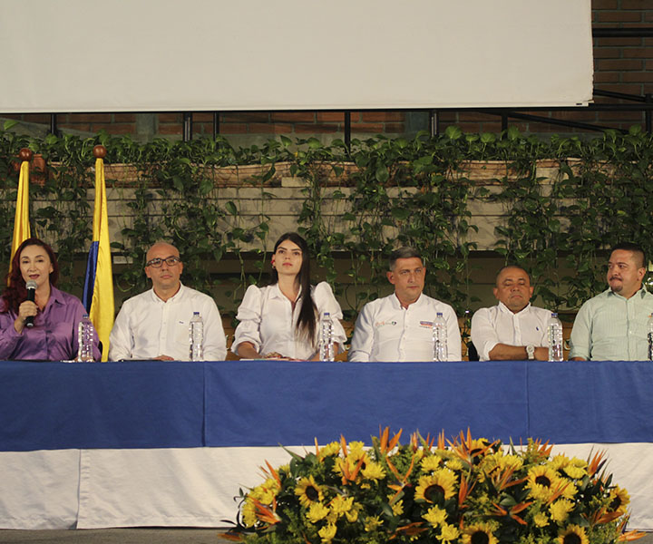 Candidatos a la Alcaldía de Bello socializaron iniciativas en juventud, educación y seguridad Candidatos a la alcaldía de Bello