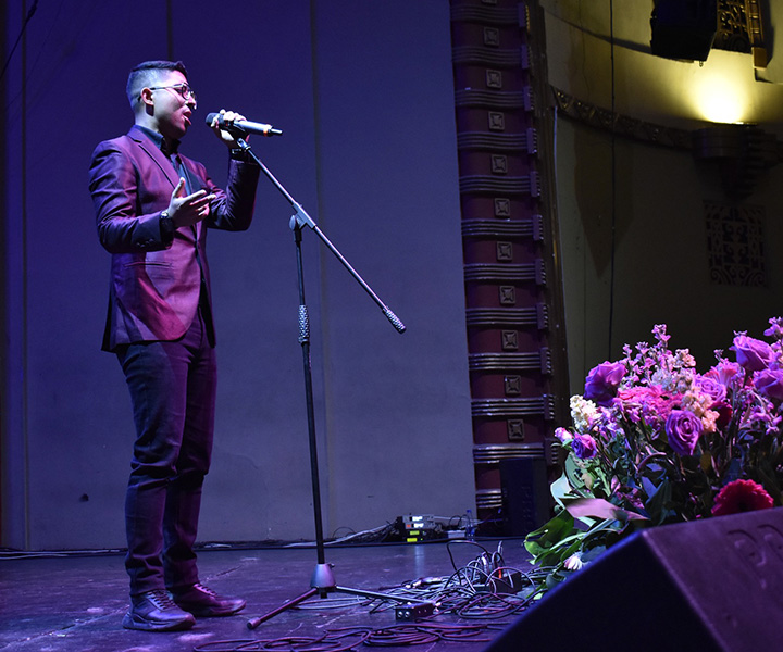 Celebrando el Arte y la Cultura: Estudiantes Sobresalen en Festivales Nacionales en Ibagué Eduar Velásquez, ganador del Festival Nacional de la Canción