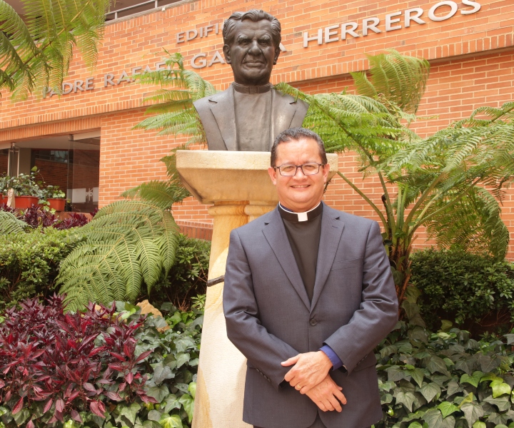 Columna del rector padre Harold Castilla Devoz,cjm, en el diario La República. Columna del rector padre Harold Castilla Devoz, cjm, en el diario La República.