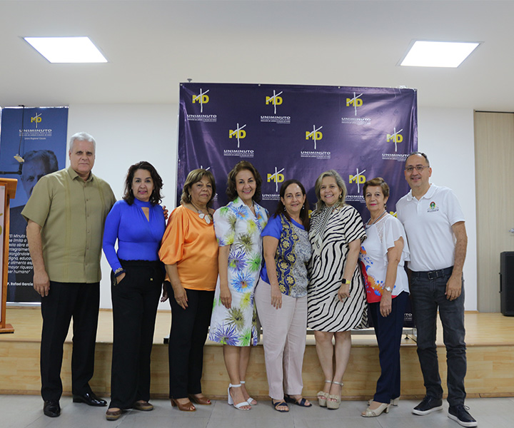 En la fotografía de derecha a izquierda se encuentra Zulmary Nieto, docente Corporación Universitaria Minuto de Dios; Carmen Cecilia, rectora de la Fundación de Estudios Superiores Comfanorte; Sandra Ortega, rectora Universida Francisco de Paula Santander Cúcuta; Fabiola GarcíaHerreros, directora Corporación Universitaria Minuto de Dios Norte de Santander; Débora Guerra, rectora Universidad Libre Cúcuta; Yolanda Gallardo, rectora Unisimón Cúcuta; Mario Contreras, Rector ISER. En la fotografía de derecha a izquierda se encuentra Zulmary Nieto, docente Corporación Universitaria Minuto de Dios; Carmen Cecilia, rectora de la Fundación de Estudios Superiores Comfanorte; Sandra Ortega, rectora Universida Francisco de Paula Santander Cúcuta; Fabiola GarcíaHerreros, directora Corporación Universitaria Minuto de Dios Norte de Santander; Débora Guerra, rectora Universidad Libre Cúcuta; Yolanda Gallardo, rectora Unisimón Cúcuta; Mario Contreras, Rector ISER.