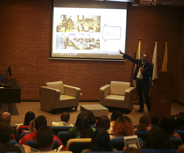 Para transformar entornos, se realizó el III Encuentro Internacional de la Paz Ponencia de policromías de Paz