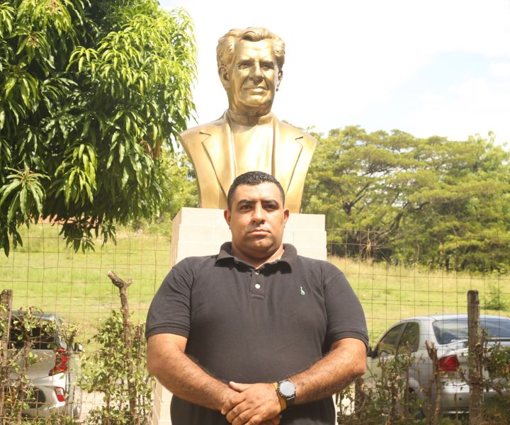 Eric Mauricio García Carvajal, docente de Licenciatura en Lenguas Extranjeras con Énfasis en Inglés, de UNIMINUTO Girardot. Eric Mauricio García Carvajal, docente de Licenciatura en Lenguas Extranjeras con Énfasis en Inglés, de UNIMINUTO Girardot.