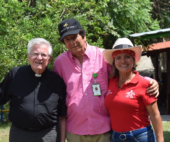 Padre Diego Jaramillo y directivo SENA Padre Diego Jaramillo y directivo SENA