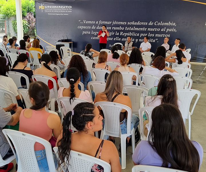 Comprometidos con la prevención del suicidio en Pereira Estudiantes y docentes participaron en el conversatorio