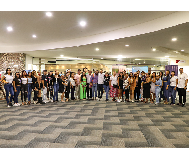 Fundación Ayuda en Acción y UNIMINUTO Norte de Santander Fortalecen la Participación Ciudadana para la Paz en Norte de Santander Foto grupal Ceremonia de Clausura y Certificación. Estudiantes, integrantes de UNIMINUTO, La Fundación Ayuda en Acción, Fundación PARES y PARCOMÚN.