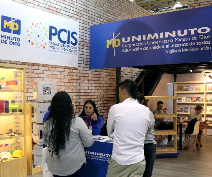 Foto del stand de UNIMINUTO en FILBO 2024