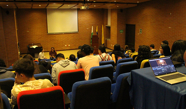 Estudiantes presentes en las jornadas de responsabilidad social.