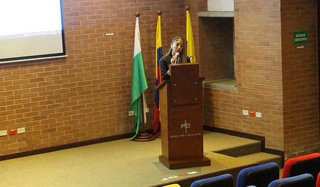 Presentadora de la primera jornada de responsabilidad social. 