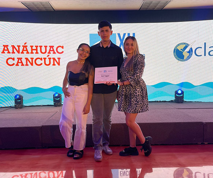 Estudiantes de Comunicación Social de UNIMINUTO presentes en Cancún